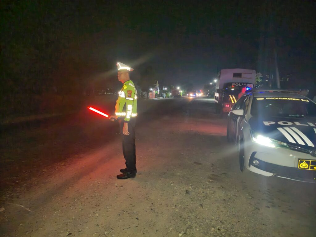 Sat Lantas Polres Batu Bara Gelar Patroli Blue Light, Jaga Keamanan Lalu Lintas Di Jalinsum Lima Puluh