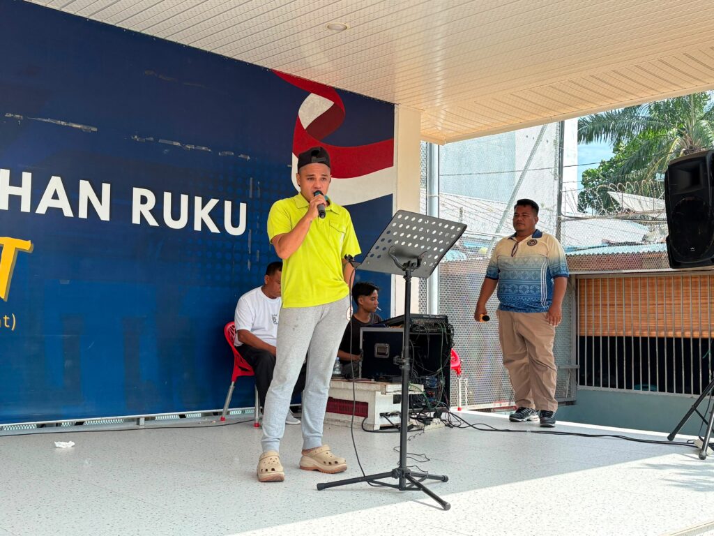 Melalui Musik dan Kebersamaan, WBP Lapas Labuhan Ruku Ikuti Panggung Hiburan dengan Antusias
